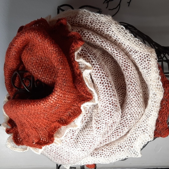 Cowl Scarf Two Tone Rust Cream Warm Cozy Woven Soft Acrylic Washable Beautiful - Picture 2 of 5